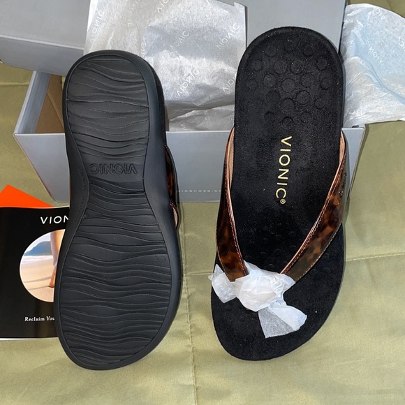 Vionic sandles - Picture 2 of 4